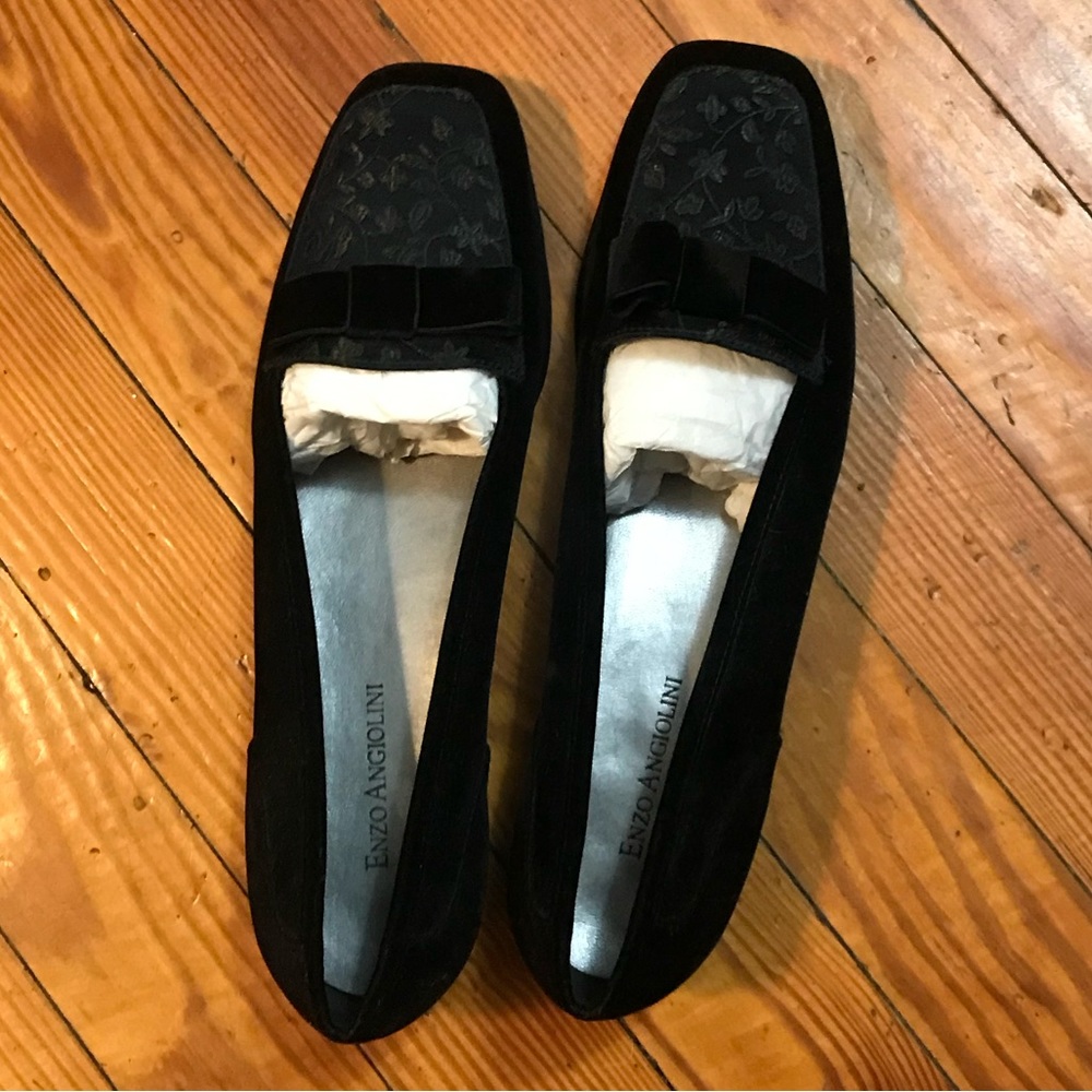 Enzo Angiolini Black Flats